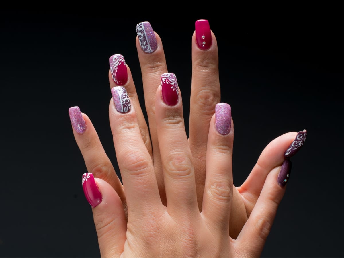 Tips To Apply Nail Stickers Like Professional In Hindi | tips to apply nail  stickers like professional | HerZindagi